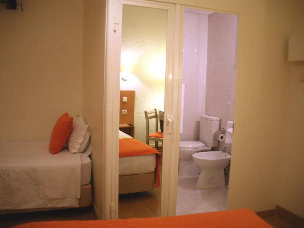 Estrela Dos Anjos Guesthouse Lisbon Room photo
