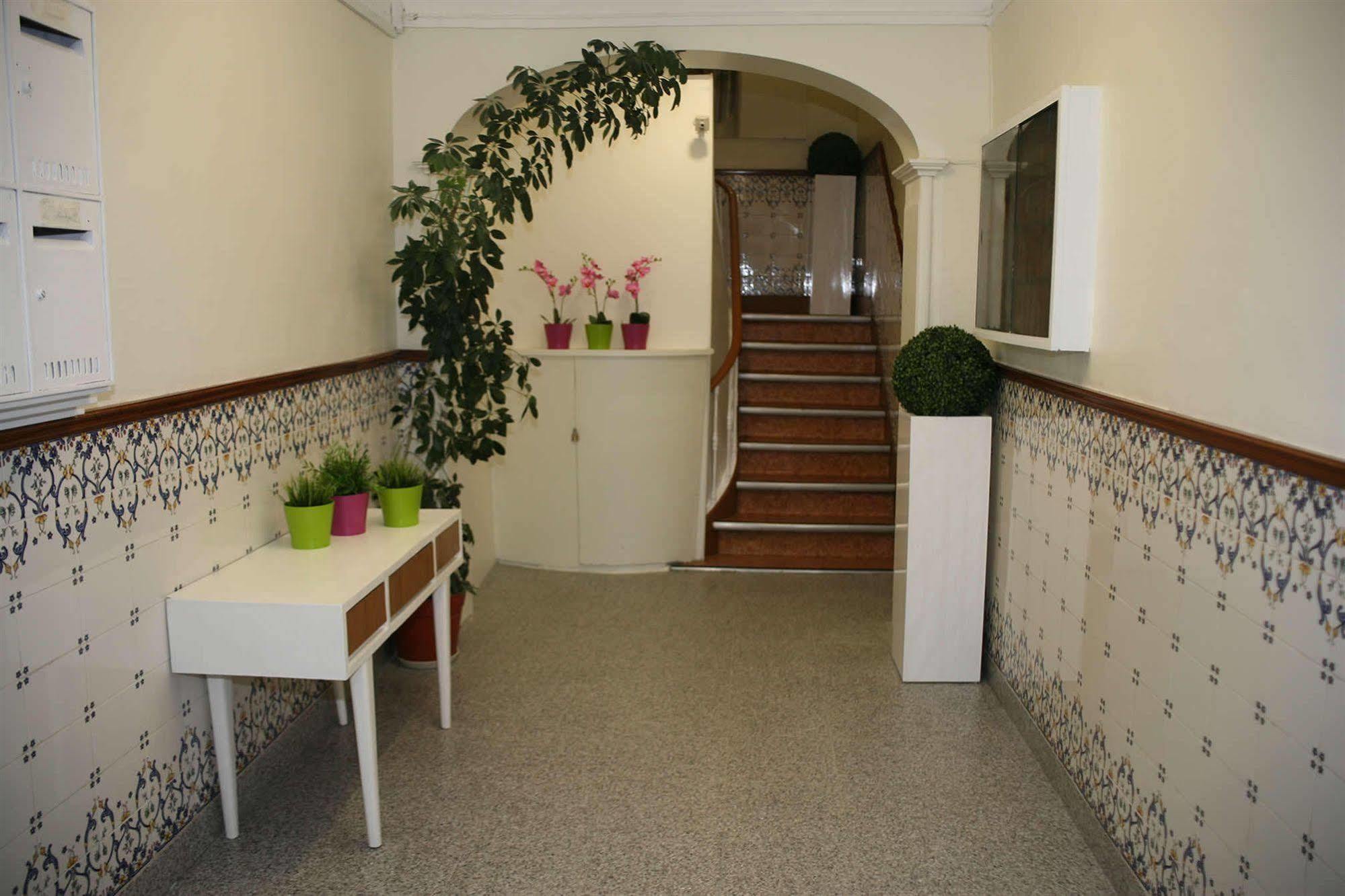 Estrela Dos Anjos Guesthouse Lisbon Exterior photo
