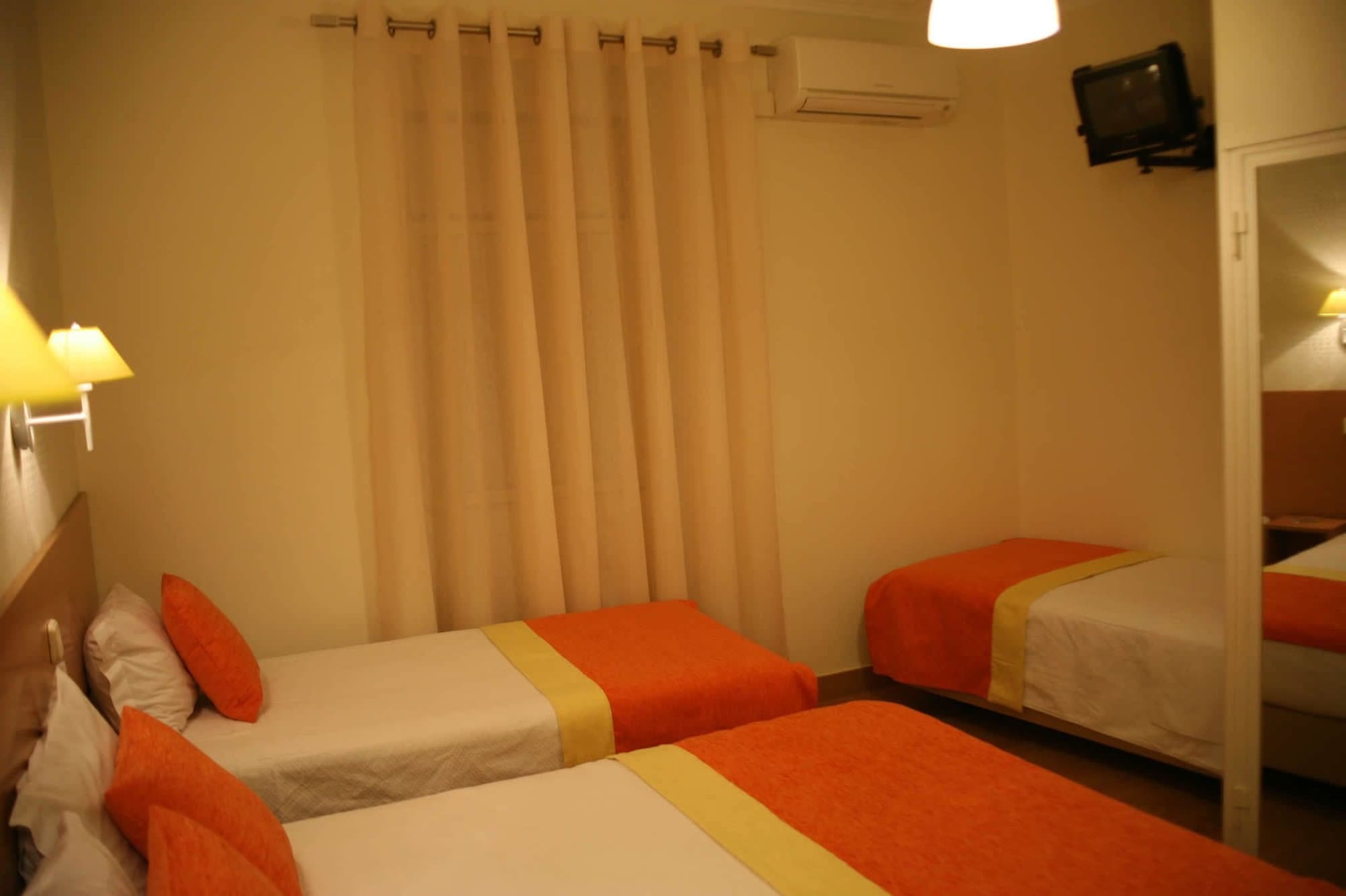 Estrela Dos Anjos Guesthouse Lisbon Exterior photo